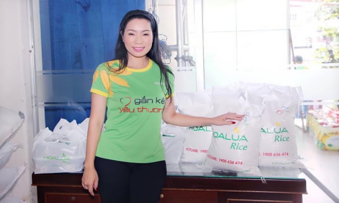 Trịnh Kim Chi đồng hành cùng Gạo Hoa Lúa “Gắn Kết Yêu Thương” người dân Long An